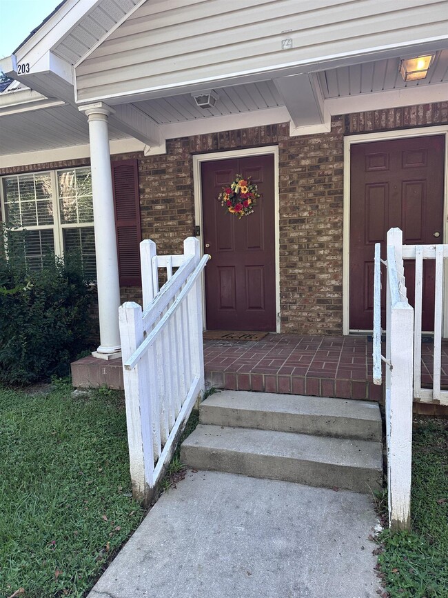 Building Photo - 2740 W Tharpe St Unit 203