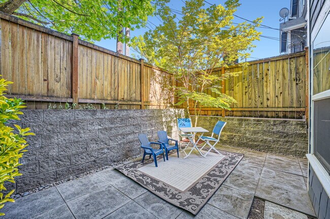 Photo - 309 27th Ave S #B