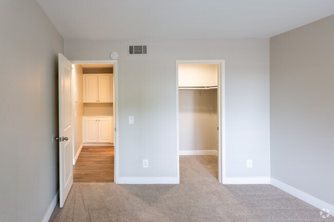 1BR, 1BA - 725 SF