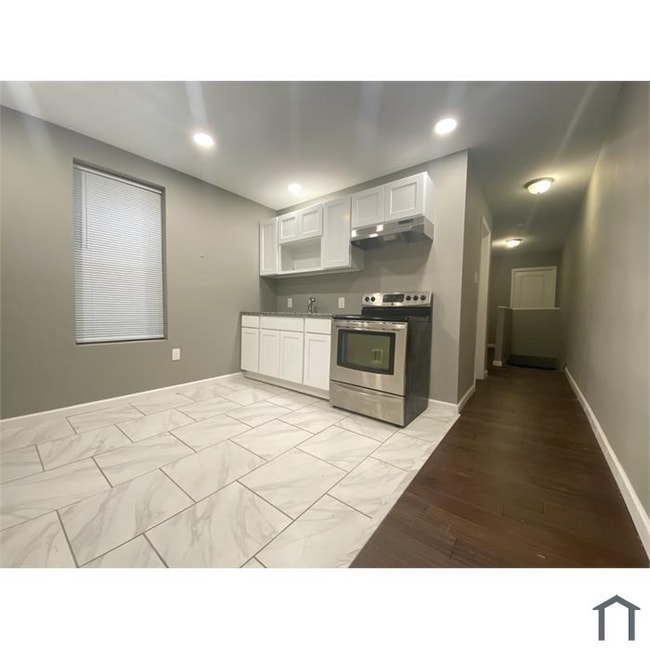 Photo - 59 N 61st St Unidad A11 Rental