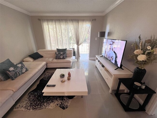 Photo - 1001 NW 45th St Unit 6