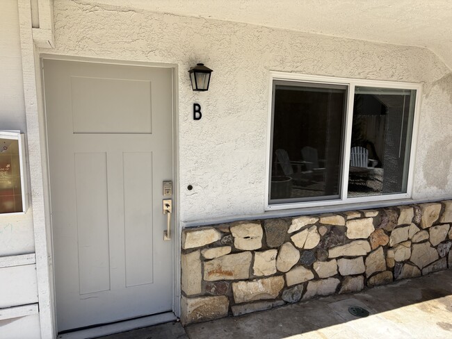 Building Photo - 5440 Capistrano Ave Unit B