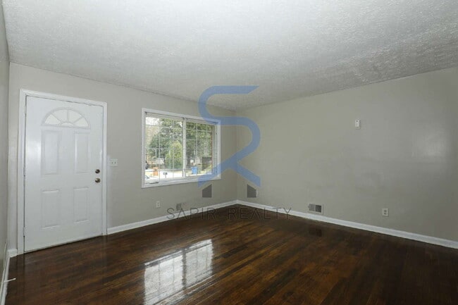 Photo - Timeless Ranch Charm in a Vibrant, Peaceful Corner of South River Gardens