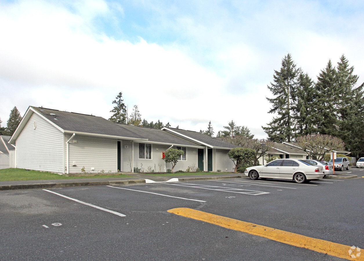Photo - Evergreen Court Apartments