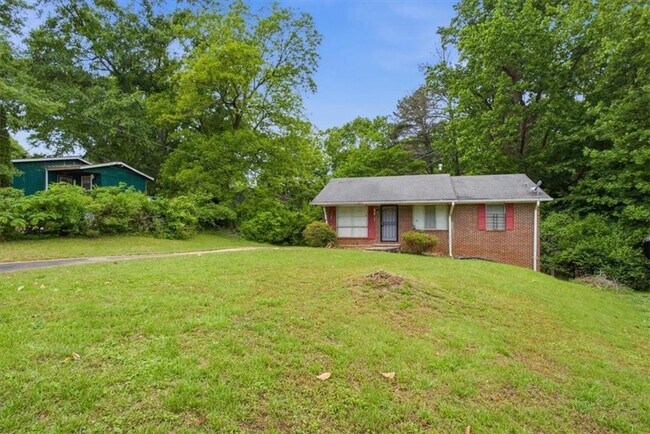 Photo - 1947 Grange Dr SE