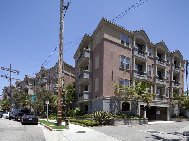 Building Photo - Brisa Playa del Rey Rental