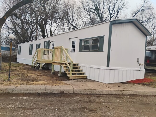 Photo - 110 N Michigan St