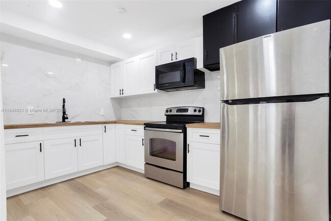 Building Photo - 1528 NE 145th St Rental