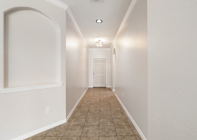 Photo - 119 Country Crossing Cir