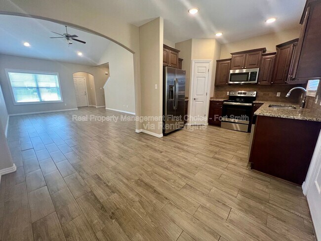 Photo - 9905 Landry Dr