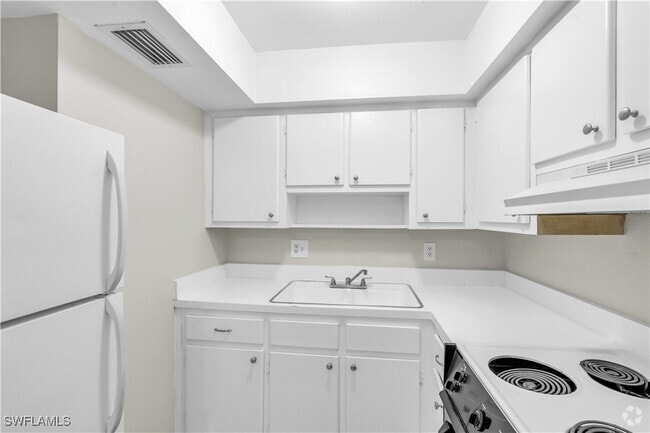 Building Photo - 1830 Maravilla Ave Unit 412 Rental