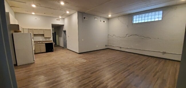 Photo - 1318 W 18th St N