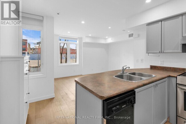 Photo - 27 Sudbury St