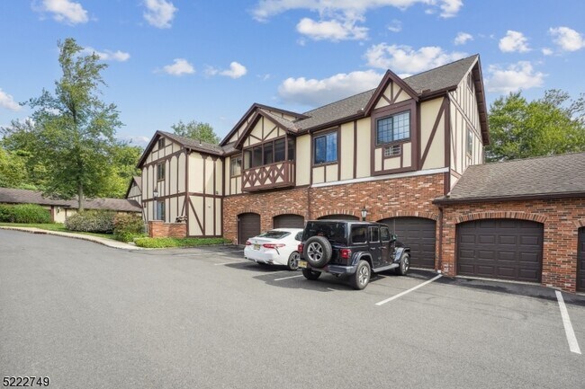 Photo - 11 Sentinel Ct Unidad F