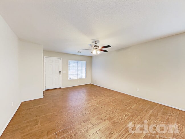 Photo - 873 E Geona St