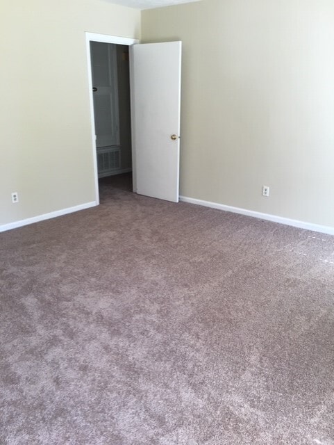 Photo - 549 Thorpe St