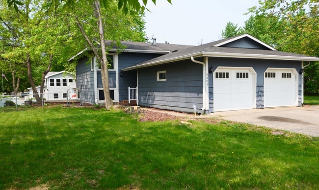 Building Photo - 9201 Forest View Lane-