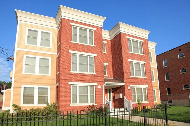 Photo - 137 Wyllys St Unit #137