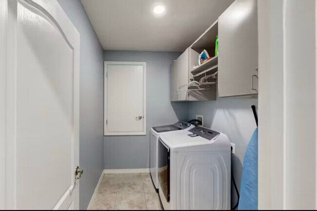 Photo - 438 SW Naftal Pl