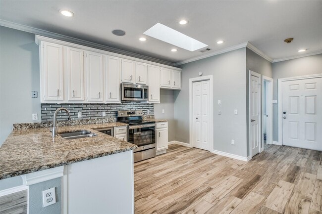 458 Yacht Club Dr