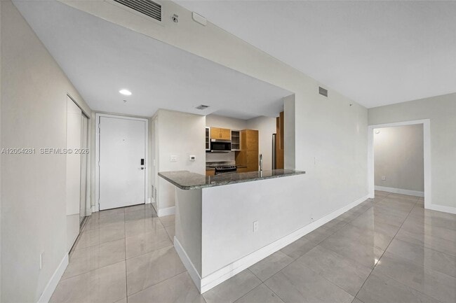 Photo - 2775 NE 187th St Unit 318