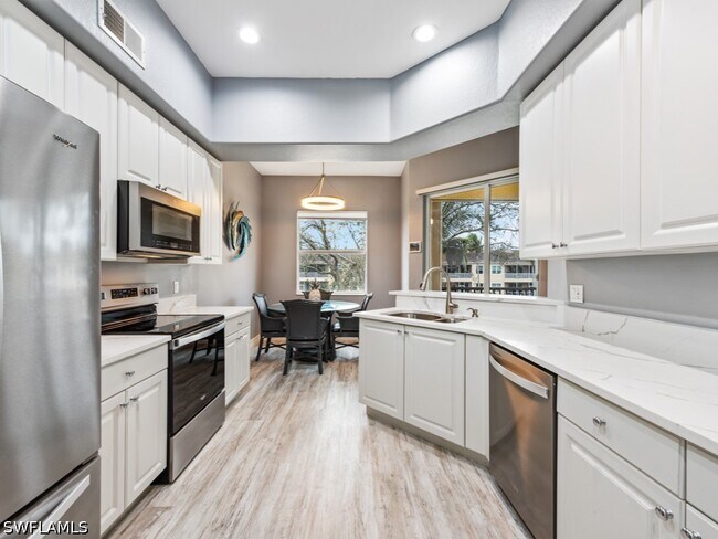 Photo - 6021 Jonathans Bay Cir Unit 302