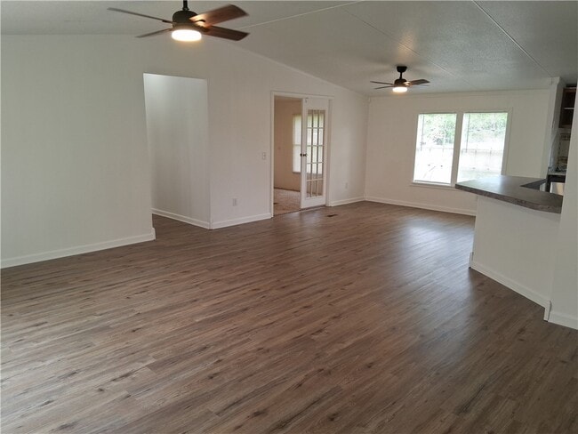 Photo - 910 Sands Rd