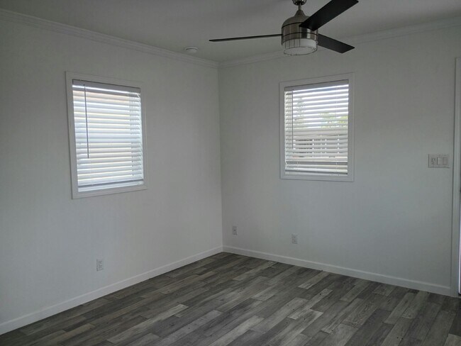 32 Lily Dr