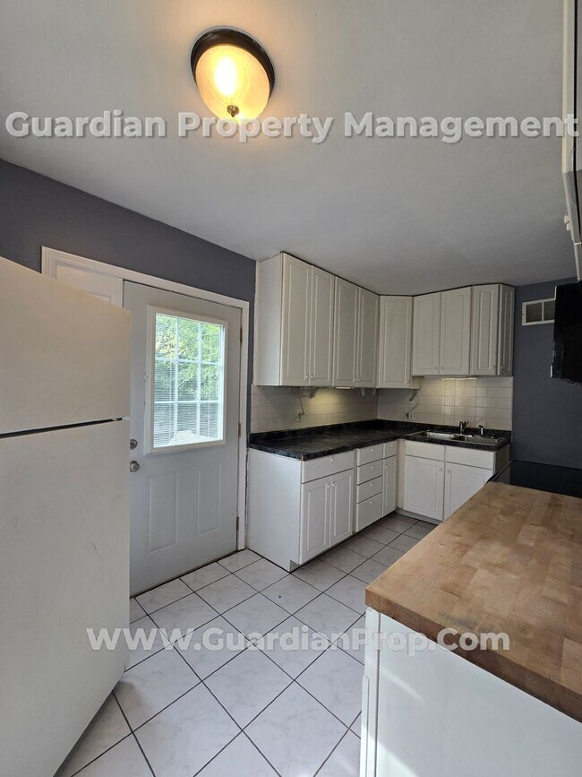 Photo - Available Now! Free Oct Rent! NE Minneapol...