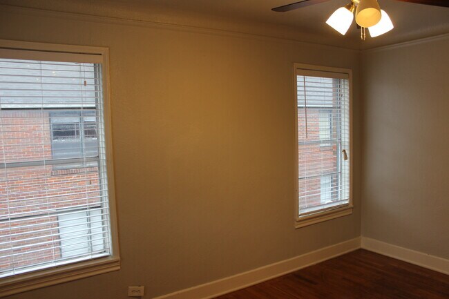 Photo - Castle Court Apartments