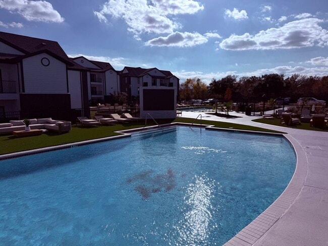 Building Photo - The Aria