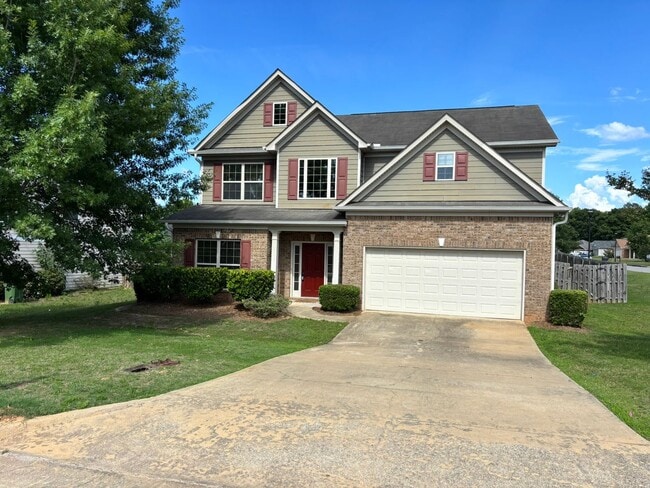 Building Photo - Gorgeous 4 Bedroom 2 1/2 Bath in Fortson Ga .