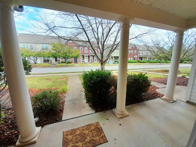 Photo - 2021 Hemlock Dr