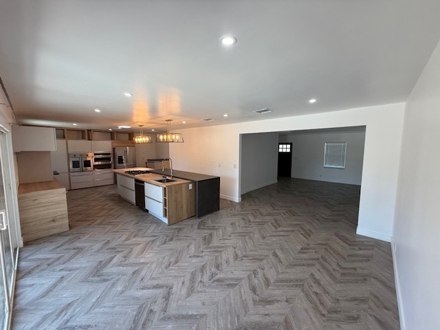 Cocina - 2400 Greenfield Ave Unidad Main Home