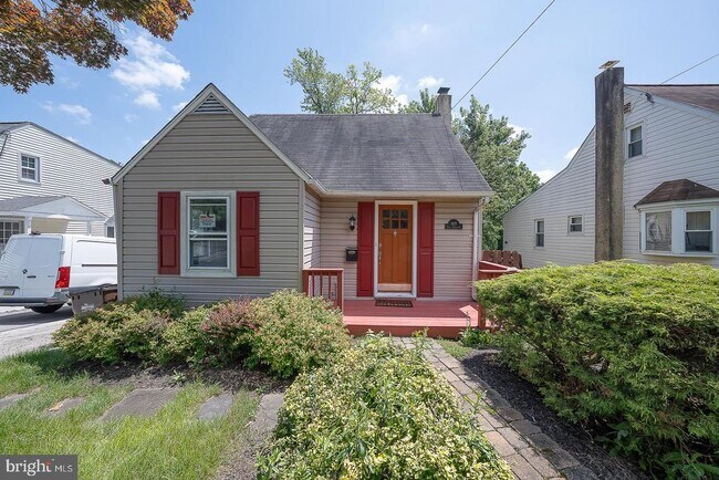 Photo - 909 Old Lancaster Rd House