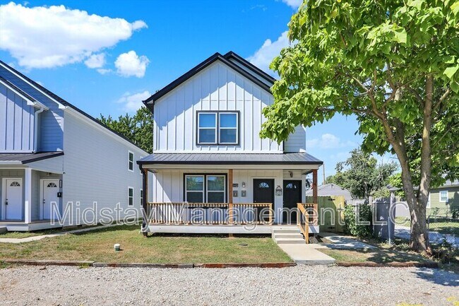 Photo - 2022 Rembrandt St Unit A