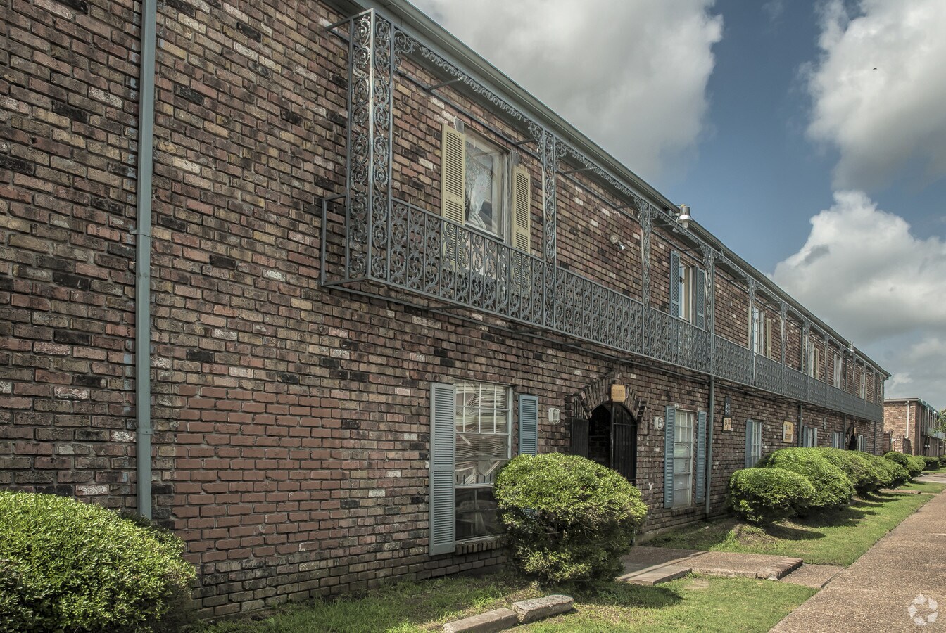 Photo - 9043 Beechnut St Apartments