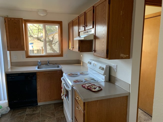 Photo - Cedar Court Apartments CCA-9