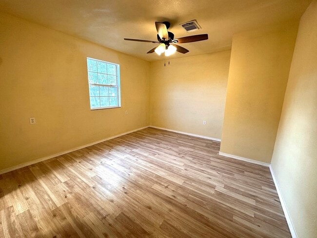Photo - 16900 Wellborne Rd