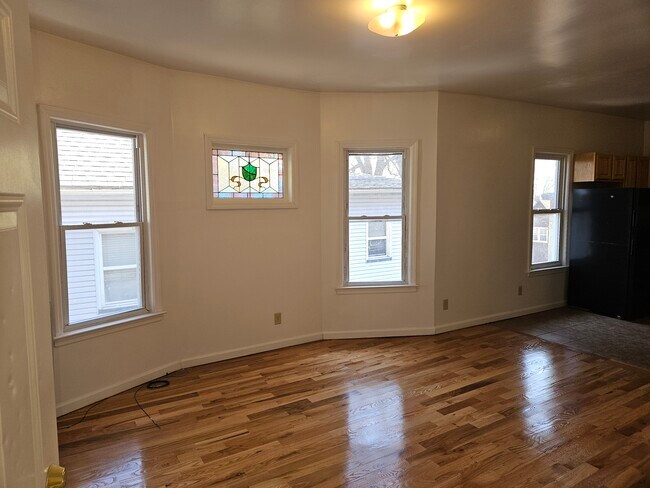 68 Llewellyn Ave Unit 3 bedroom- unit 2
