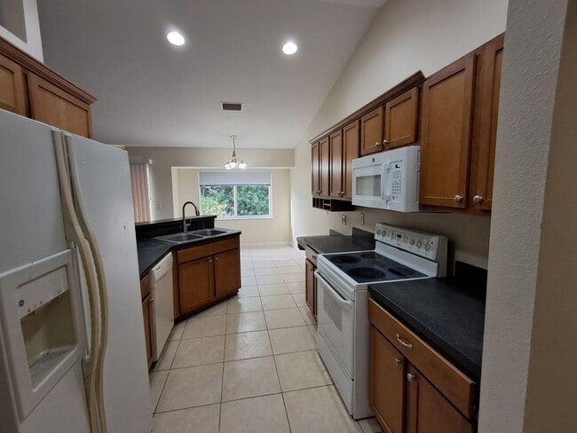 Photo - 135 Greenbriar Blvd