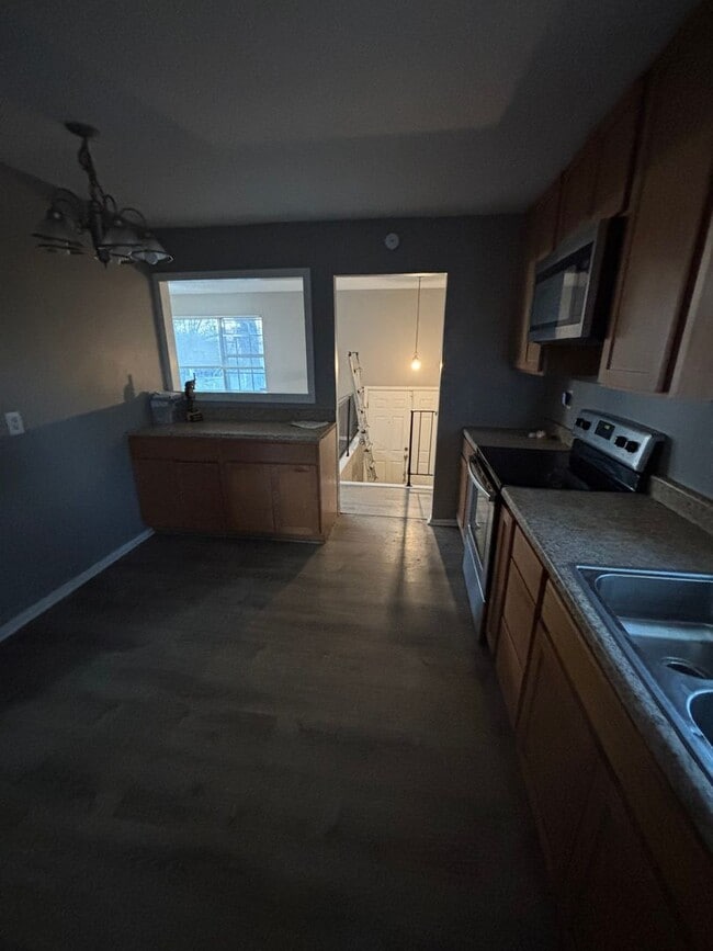 Photo - Spacious 4 Bedroom/ 2 Bath Home for Rent !