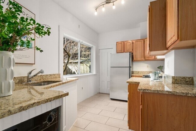 Photo - 110 Elm St Unit 1