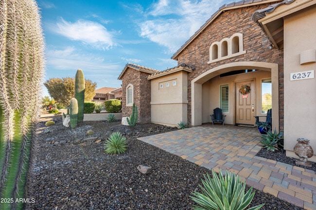 6237 E Bramble Berry Ln