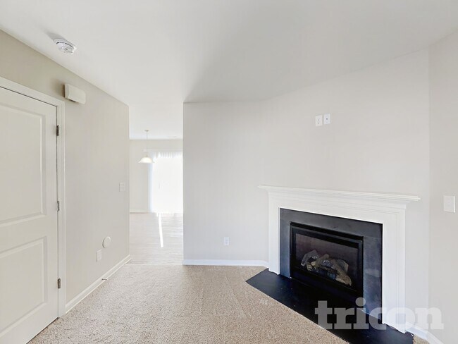 Photo - 2653 Mcintosh St
