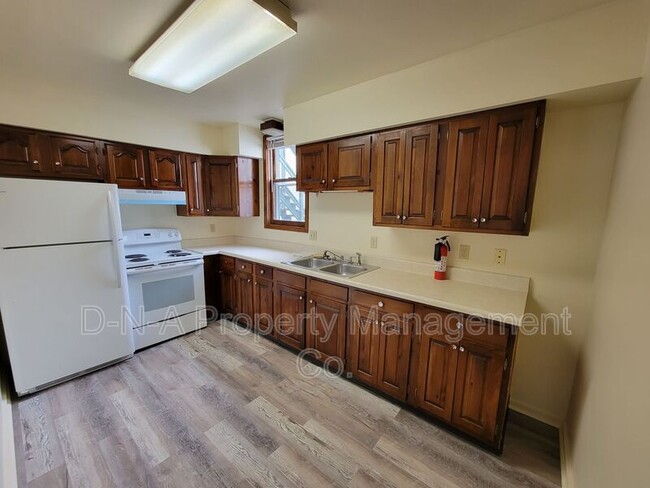 Photo - 111 N Courtland St House