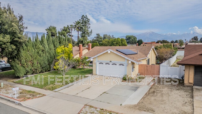 Photo - 1506 Webster St