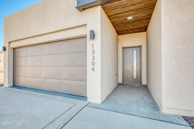 Photo - 13304 Coldham St