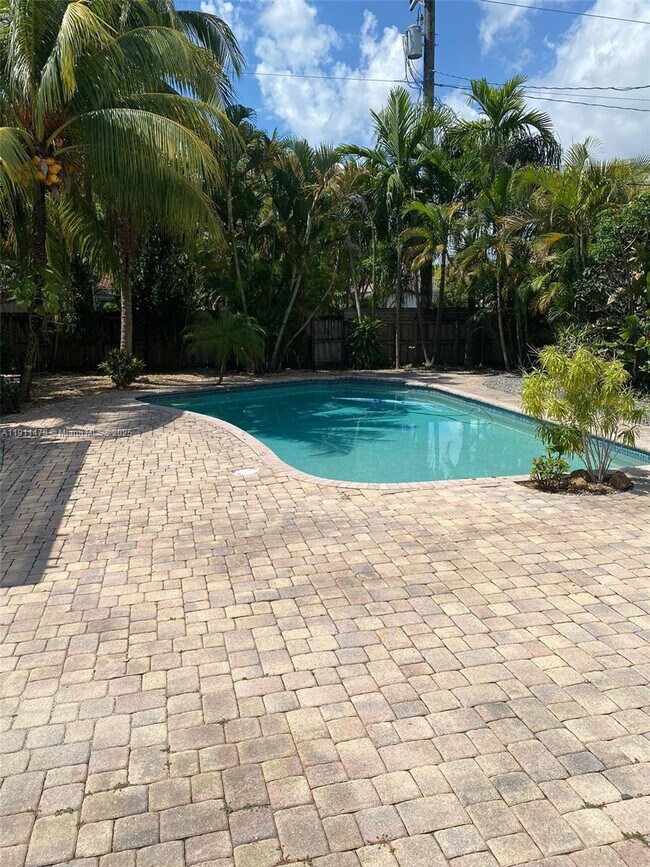 Photo - 1516 Funston St