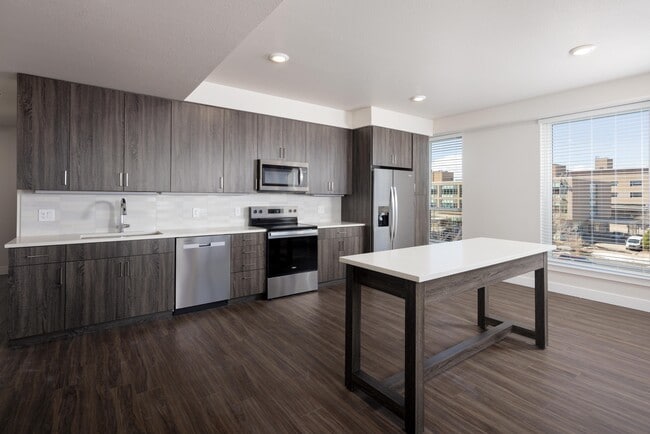 The Emerson - The Emerson Apartments